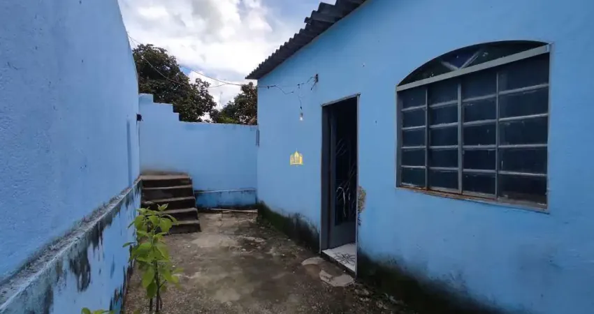 Imperdível! Casa à venda em Esmeraldas-MG, bairro Dumaville, 4 quartos, 1 sala, 1 banheiro, 2 vagas de garagem. Aproveite!