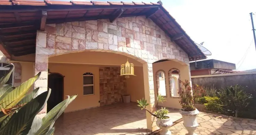 Casa especial no centro de esmeraldas-mg: 3 quartos, suíte, 2 salas, 4 vagas de garagem - aproveite essa oportunidade!