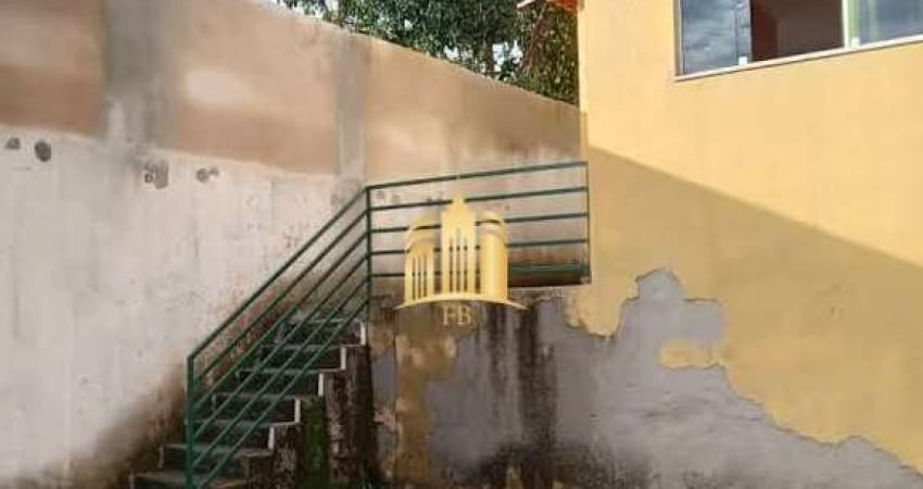 Imperdível casa à venda em Esmeraldas-MG, bairro Melo Viana. 3 quartos, 1 suíte, 1 sala, 2 banheiros, 2 vagas, 80m².