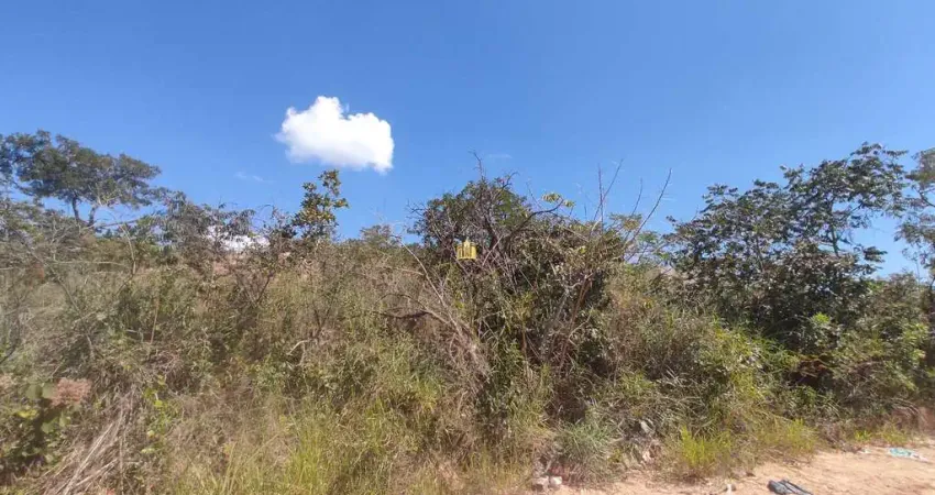 Terreno à venda em Esmeraldas-MG, bairro Fernão Dias, com 450,00 m² de área!