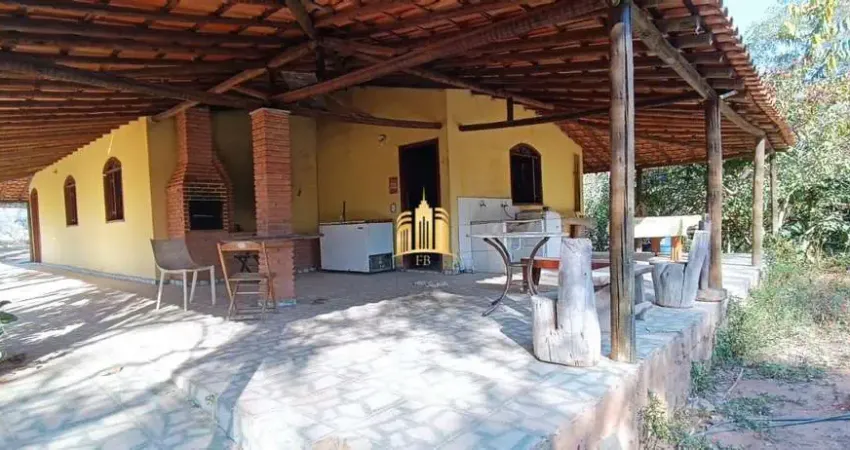 Lindo Sítio à Venda no Condomínio Paraíso das Esmeraldas, MG - 3 Quartos, Suíte, Piscina, R$ 280.000