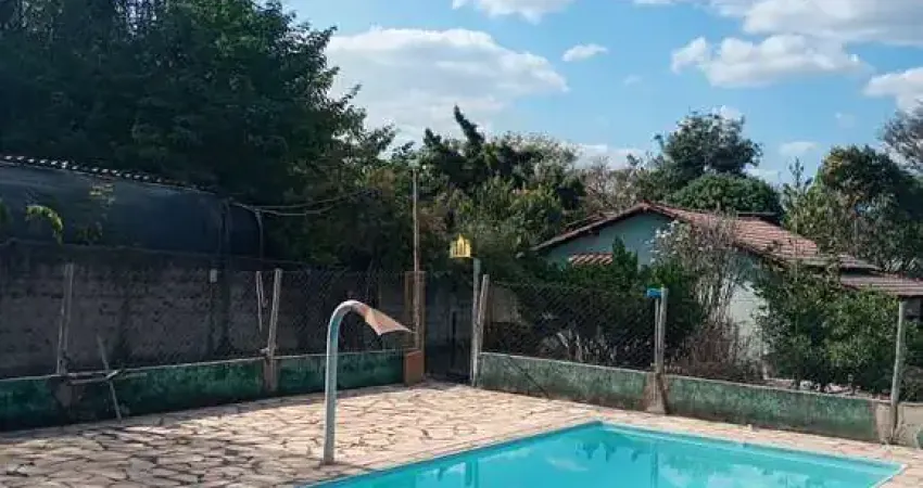 Sítio à Venda em Tropeiros, Esmeraldas - 3.000m² com Piscina e Área de Lazer