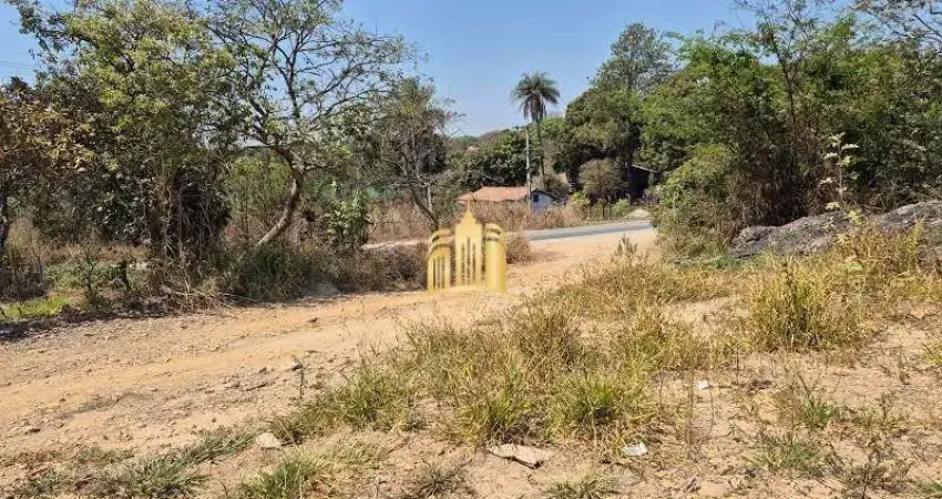 Terreno à Venda em Tropeiros, Esmeraldas - Oportunidade Comercial por R$120.000