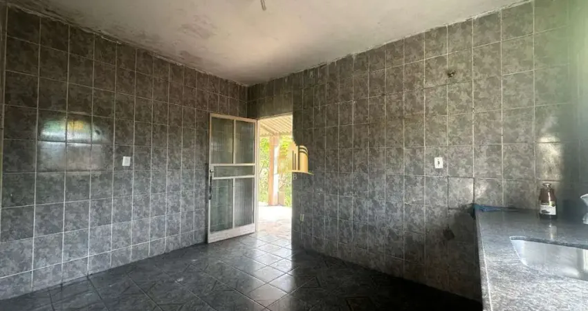 Casa Duplex à Venda em Caracóis de Baixo: 6 Quartos, 2 Suítes - Invista Já!