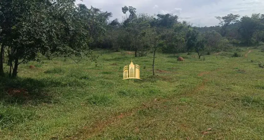 Terreno à Venda Esmeraldas, Novo Retiro: 3 Hectares, Lagoas e Próximo à Cidade!