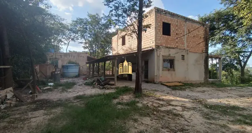 Casa em Construção à Venda: 4 Quartos, Pomar, Vista Maravilhosa por R$250 Mil!