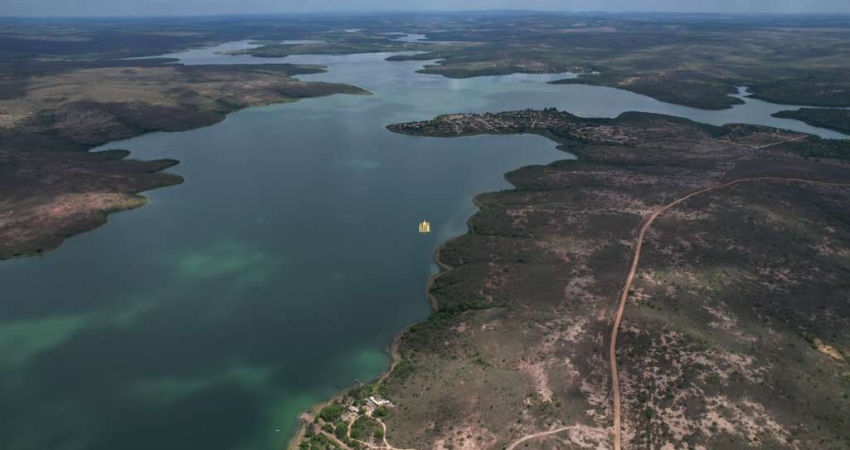 Terreno à venda em Pompéu com 1.500m de margem de represa ? Ideal para loteamento, turismo ou investimento