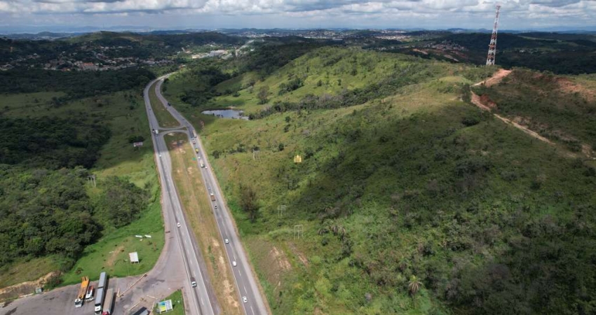 Terreno 322.100,00 m² na BR-040, Esmeraldas, MG ? à venda