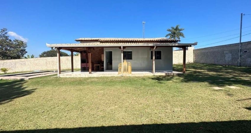 Sítio Dumaville à Venda: 3 Quartos, Piscina, Churrasqueira