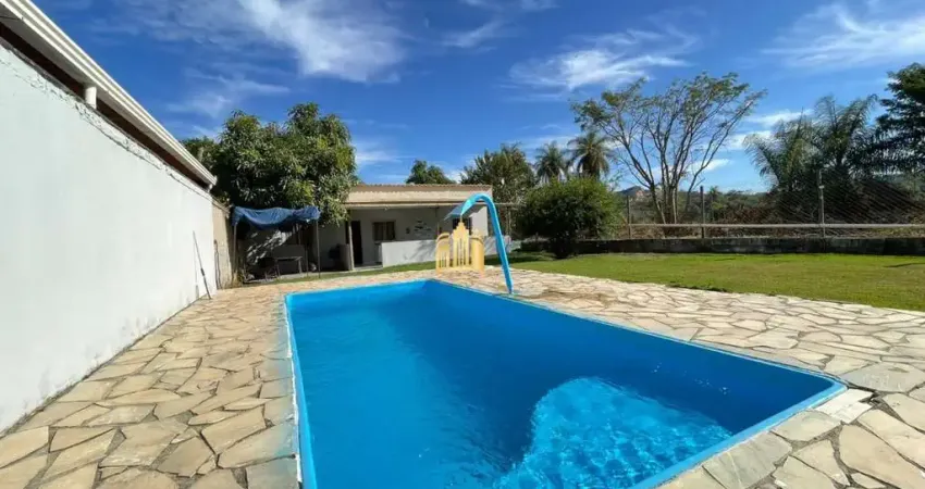 Sítio à Venda Cidade Jardim Esmeraldas MG: 360m² Porteira Fechada