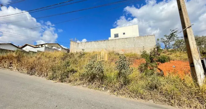 Lote de Esquina à Venda Bairro São Pedro Esmeraldas MG ? 360m²