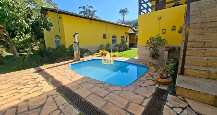 Sítio completo esmeraldas/mg ? 5 quartos (3 suítes), área gourmet, jacuzzi, piscina, pomar ? 840m²