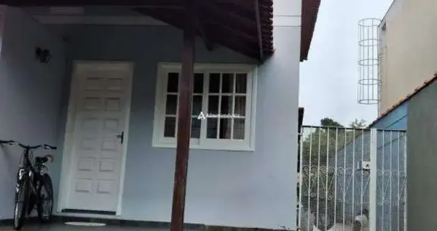 Casa em Condomínio Fechado c/ 4 quartos, 1 suíte e 2 vagas, 110m², à venda no Condomínio Vila Rica II, no Taboão, por 636.000,00