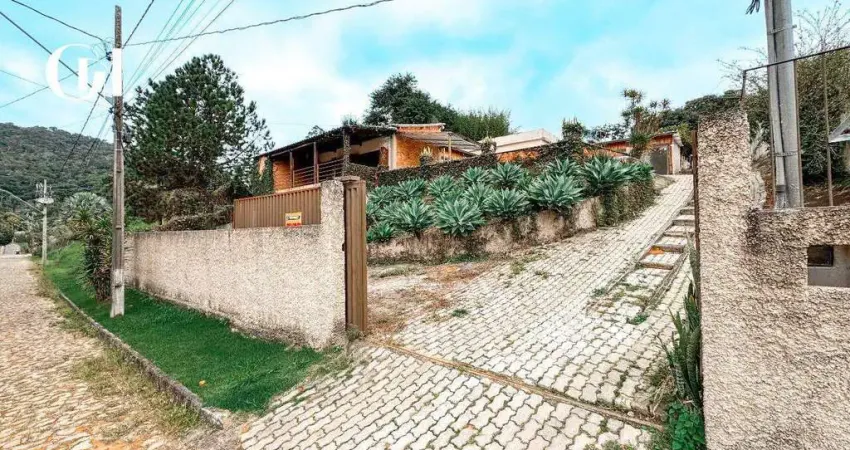 Casa à venda, 4 quartos, 3 suítes, 6 vagas, Previdenciários - Juiz de Fora/MG