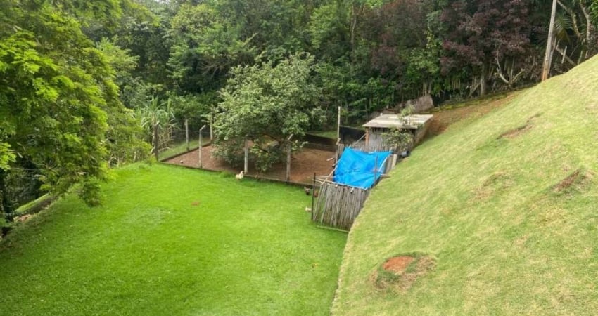 VENDO LINDA CHÁCARA NO VILLAGIO FAZENDÃO CASA 04 DORMS/SUITE FREITAS SJCAMPOS-SP