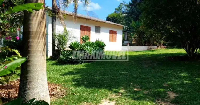 Chácara com Grande Área Verde e Infraestrutura para Lazer