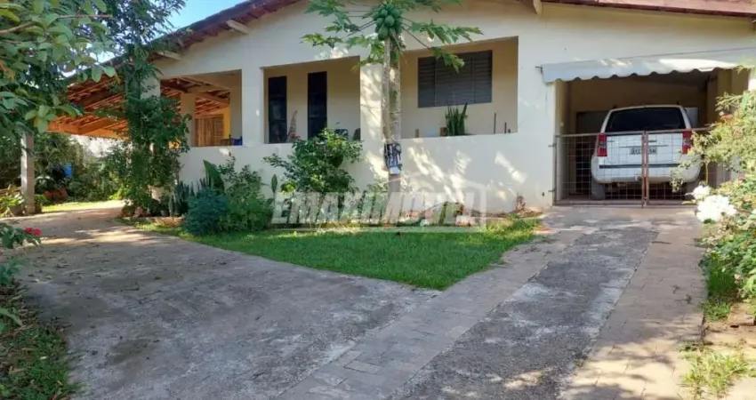 Chácara / sítio com 3 quartos à venda na Estrada Doutor Celso Charuri, Rua Benedita Maria de Jesus, 45, Barreiro, Araçoiaba da Serra