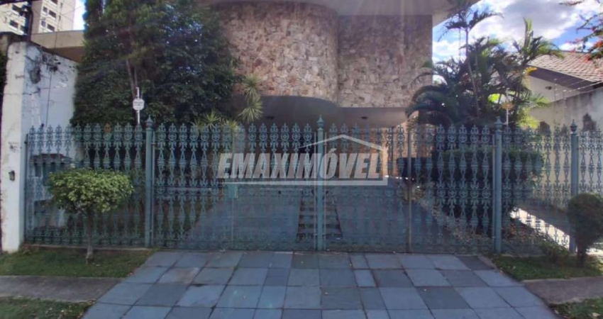 Casa com 3 Suítes, 5 vagas e espaço gourmet com piscina no Jd. Santa Rosália