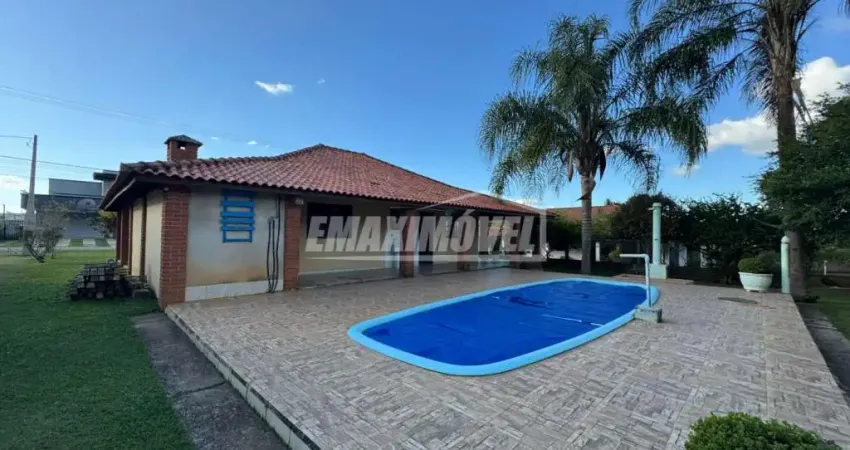 Chácara no condomínio village da serra em araçoiaba da serra/sp