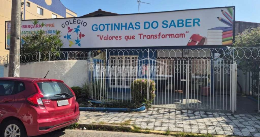 Casa Comercial a venda, localizada no Jardim Faculdade!