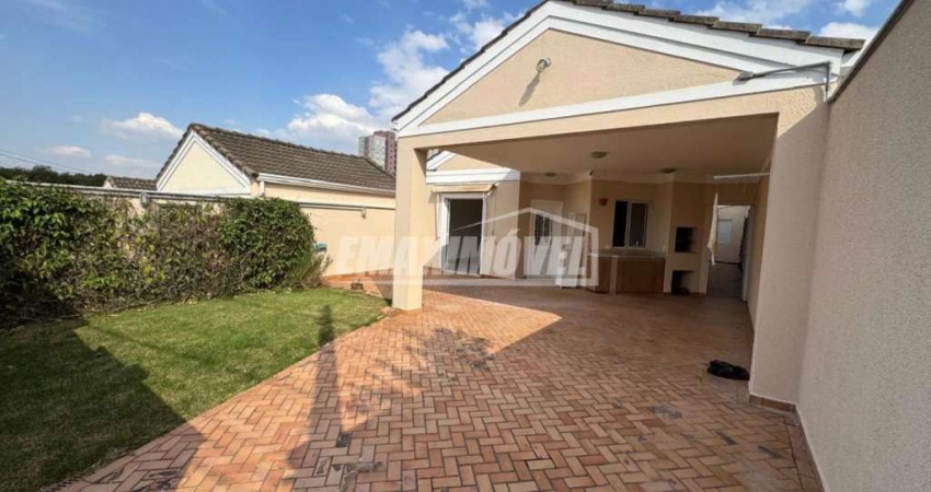 Casa com 3 quartos sendo 1 suíte no condomínio Villa Bella