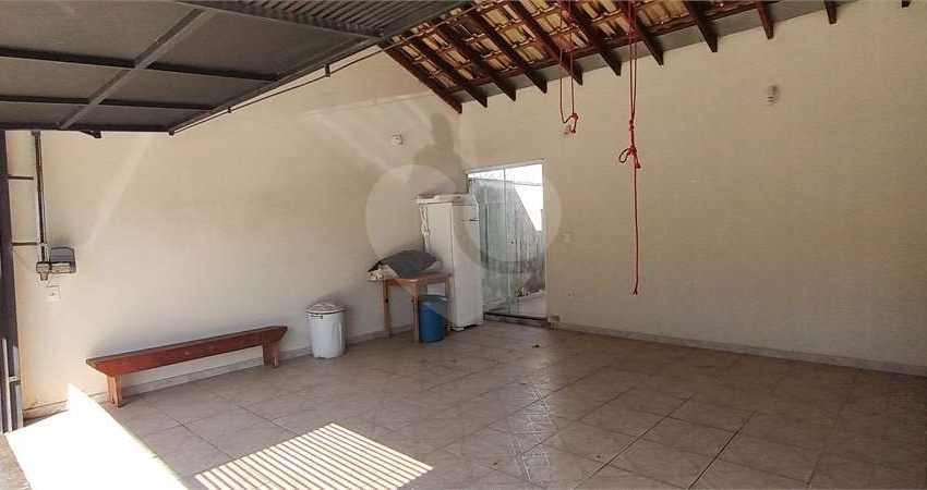 Casa com 3 quartos à venda em Conjunto Habitacional Presidente Eurico Gaspar Dutra - SP