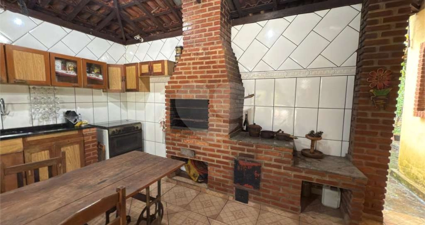 Chácara com 3 quartos à venda em Clube Dos Trinta - SP