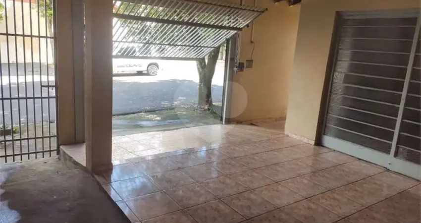 Casa com 3 quartos à venda na Rua Albertina Pina, Parque City, Bauru