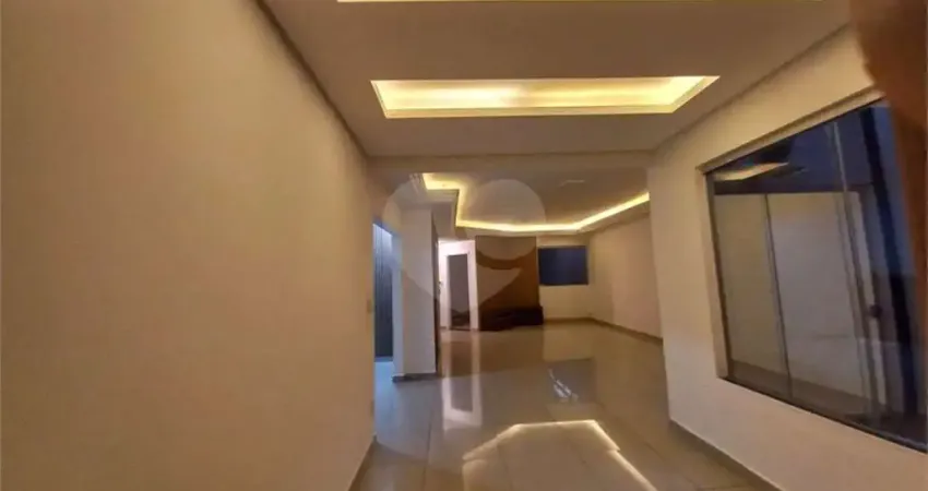 Casa com 3 quartos à venda na Rua João Zambonato, Jardim Paulista, Bauru