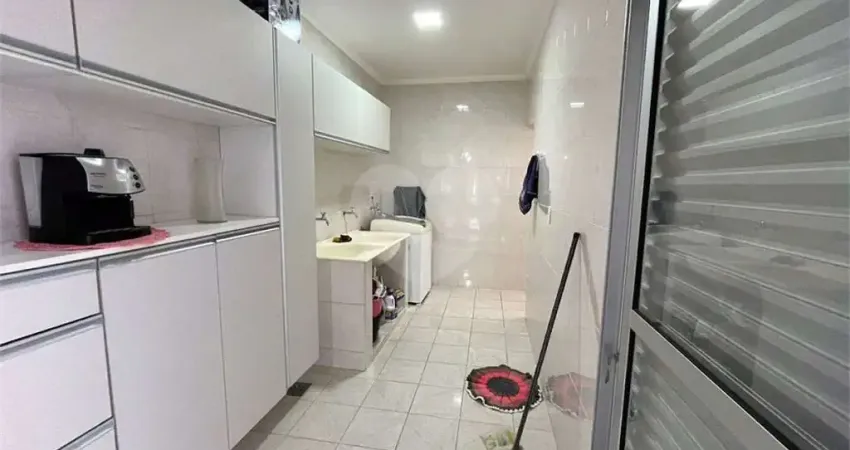 Casa em condomínio fechado com 3 quartos à venda na Rua Itacuruçá, Parque São João, Bauru