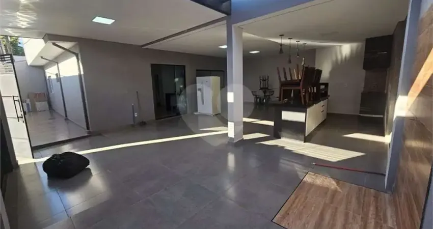 Casa com 2 quartos à venda na Rua José Moralles, Vila Santista, Bauru