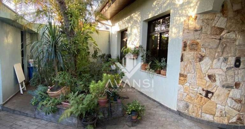 Casa com 3 dormitórios à venda, 196 m² por R$ 850.000,00 - Chácara Machadinho II - Americana/SP