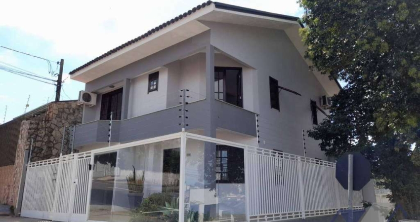 Sobrado com 3 dormitórios à venda, 142 m² por R$ 930.000,00 - Centro - Cascavel/PR