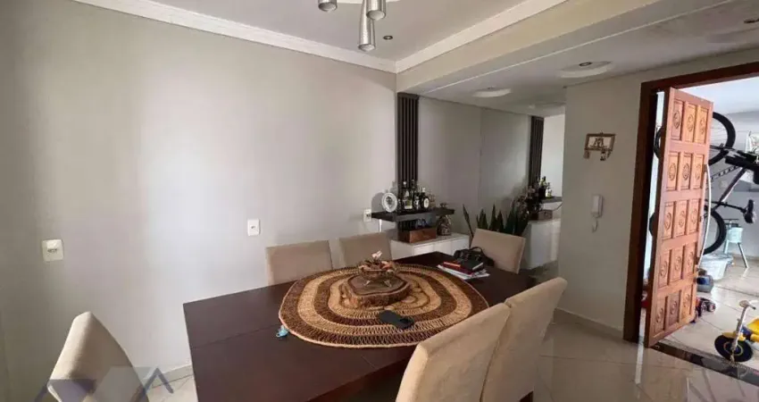 Sobrado com 2 dormitórios à venda, 441 m² por R$ 900.000,00 - Região do Lago - Cascavel/PR