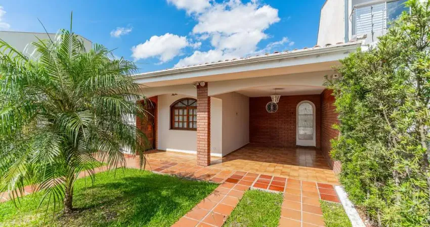 Duas casas no mesmo terreno, 222m² à venda, amplo quintal | santa quitéria