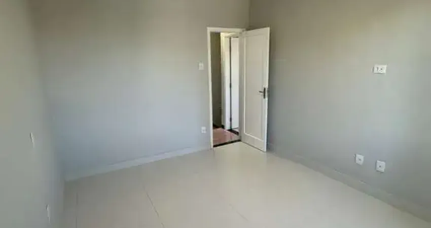 Macuco- sobrado 2 dormitórios-2 wcs-quintal-sem garagem- ref 2337