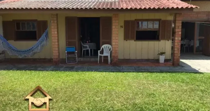 Casa com 3 quartos à venda na Avenida Atlântica, 2064, Centro, Tramandaí