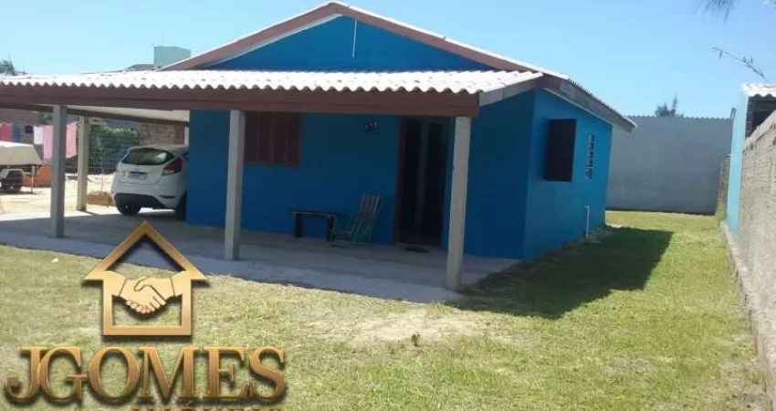 CASA A POUCAS QUADRAS DO MAR NA ZONA NOVA EM TRAMANDAÍ