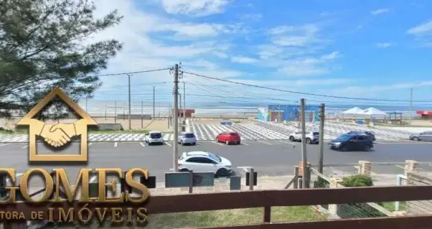 CASA COM TERRENO DE DUAS FRENTES NA BEIRA MAR E TRÊS DE OUTUBRO