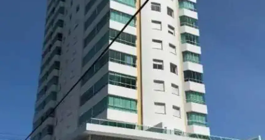 LINDO APARTAMENTO DE ESQUINA, NO CENTRO DE TRAMANDAÍ