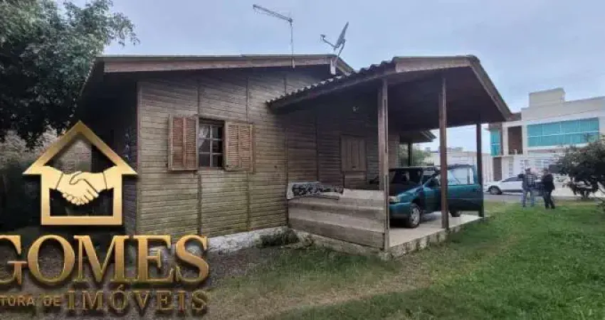 LINDA CASA DE MADEIRA EM IMBÉ