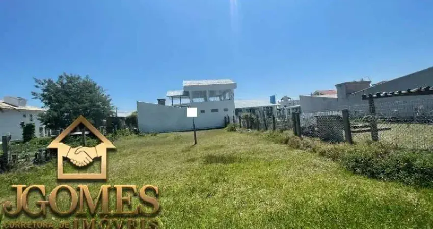 TERRENO UMA QUADRA DO MAR  A POUCOS METROS DA PRAÇA DA CORUJA