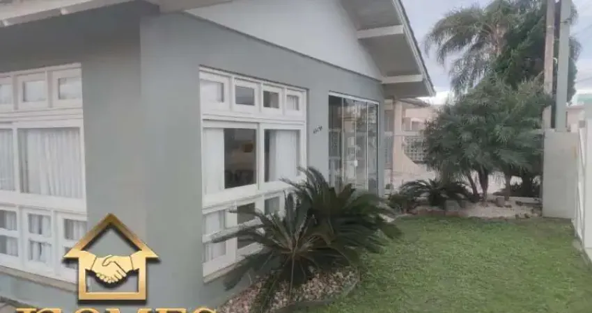 EXCELENTE CASA COM PISCINA NO CENTRO DE TRAMANDAÍ