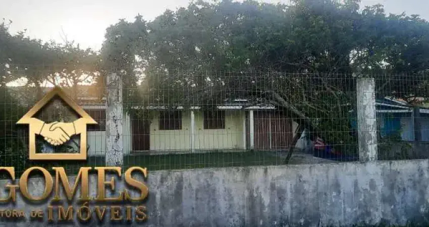 Casa muito bem localizada na Zona Nova em Tramandaí, com amplo terreno e perto do mar