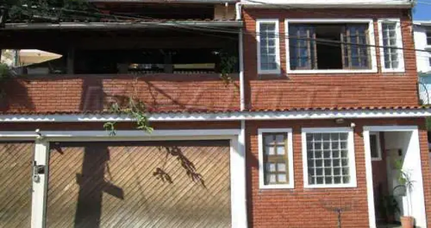 Sobrado com 3 quartos em Horto Florestal