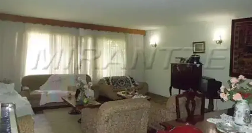 Sobrado de 360m² com 5 quartos em Santa Terezinha