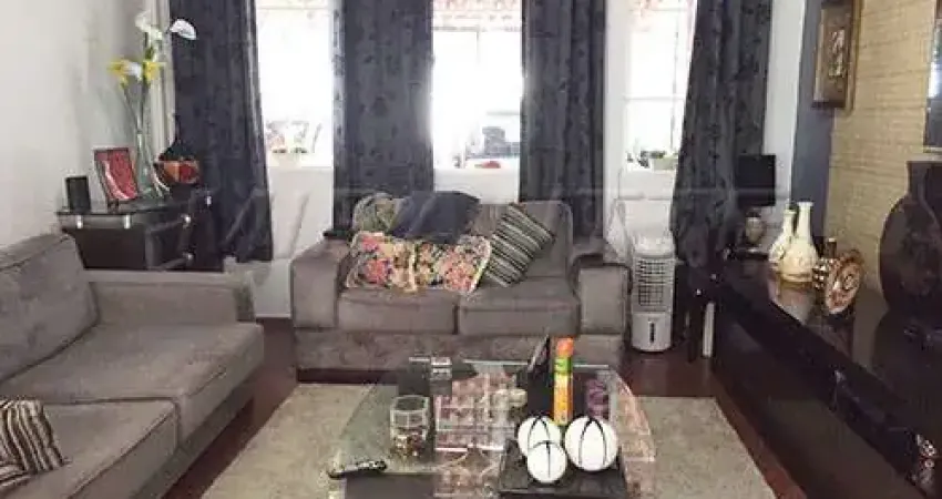 Sobrado de 141m² com 4 quartos em Jardim Virginia Bianca