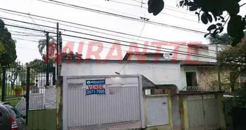 Terreno de 340m² em Água Fria