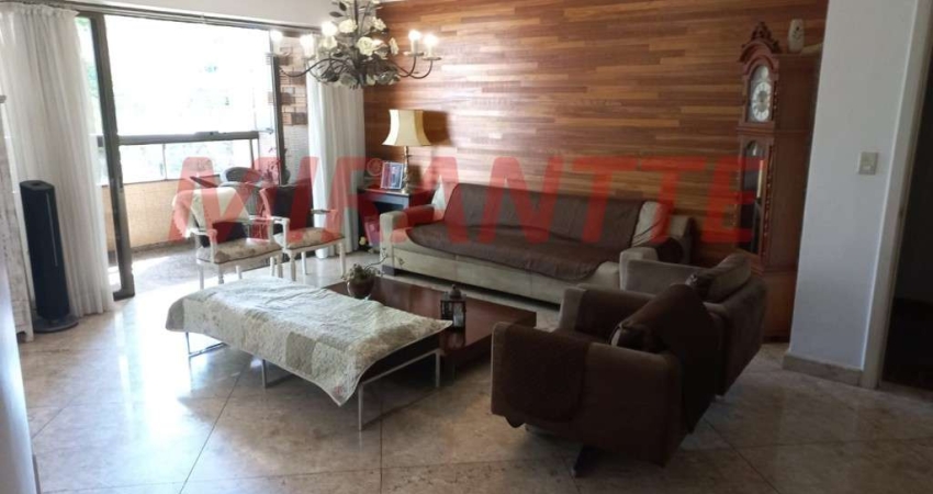 Apartamento de 190m² com 3 quartos em Água Fria