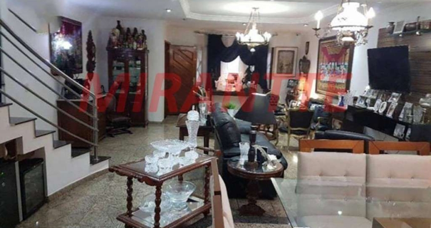 Sobrado de 430m² com 3 quartos em Centro